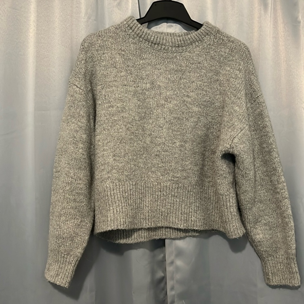 H&M gray sweater